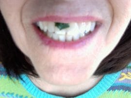 spinach on introvert teeth